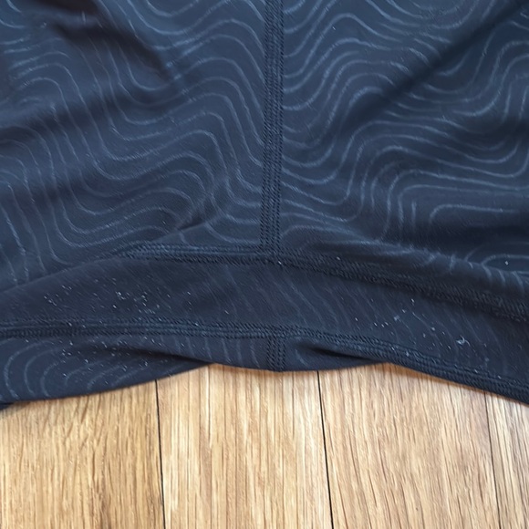 Lululemon Black High-Waisted Leggings with Subtle Pattern sz 10 - Picture 4 of 5